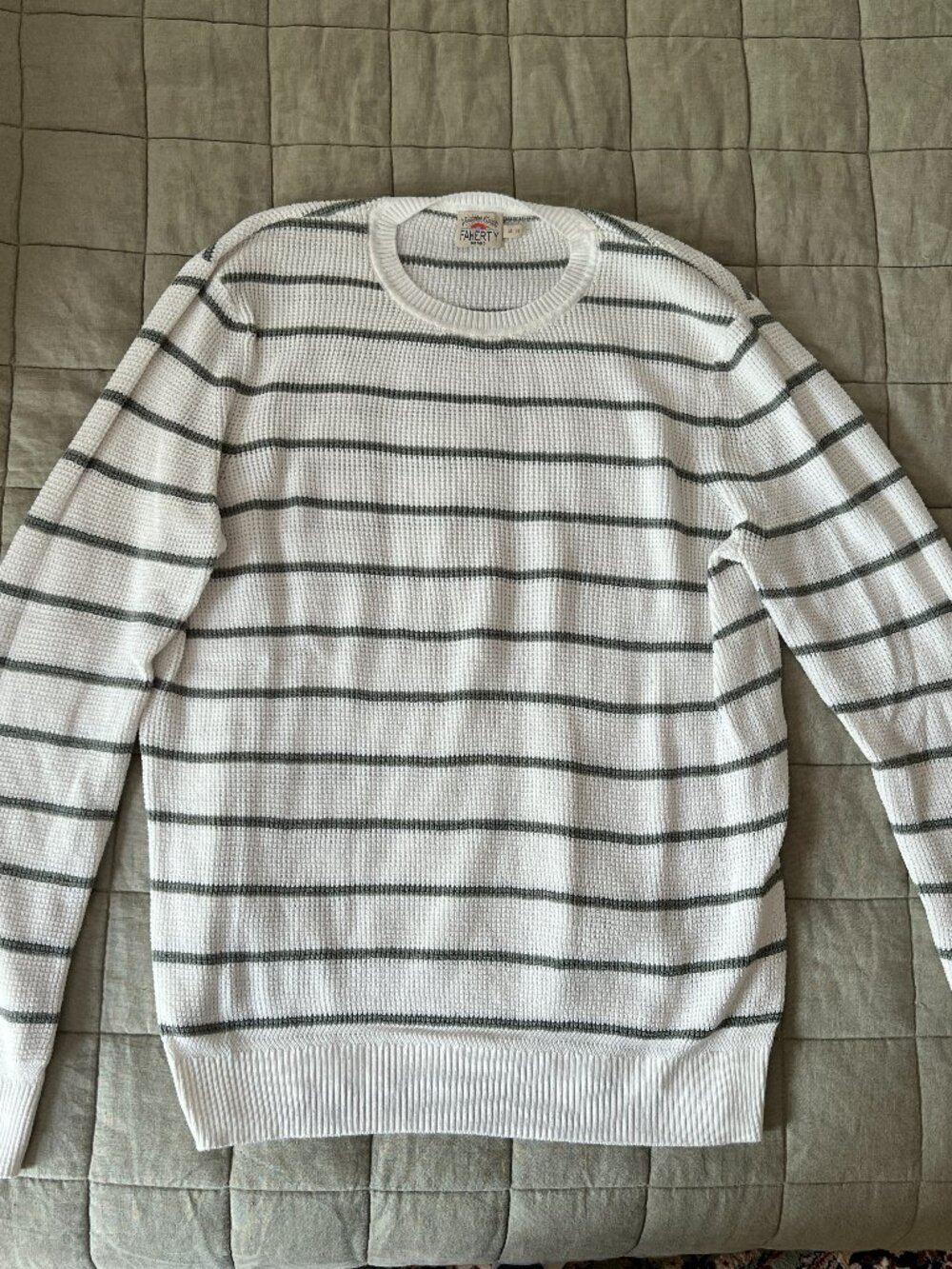 Faherty Crewneck Sweater - Men's Medium (M)
